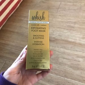 Exfoliating foot mask